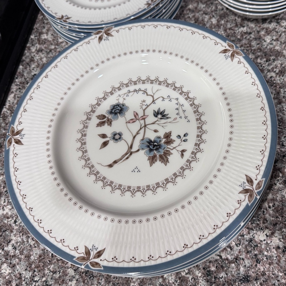Royal Doulton Old Colony 49 piece dinnerware set